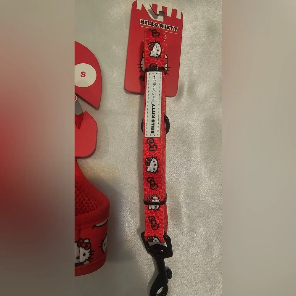 Sassy Meow Red Hello Kitty Step-in Harness and Matching Leash (S)